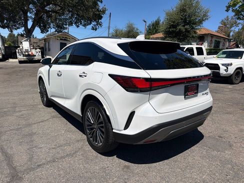 Used 2025 Lexus RX 450h AWD w/ Luxury Package image 12
