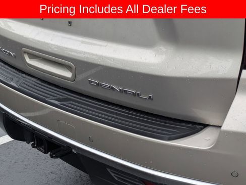 Used 2022 GMC Yukon XL Denali AWD/4WD image 7