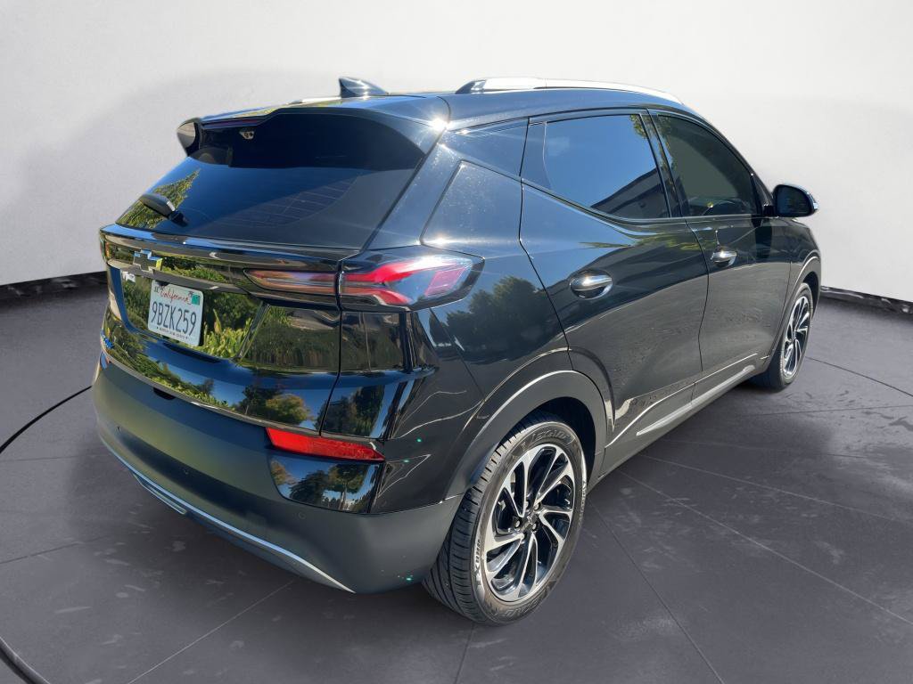 Used 2022 Chevrolet Bolt EUV Premier w/ Sun & Sound Package FWD image 5