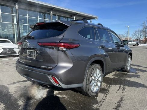 Used 2021 Toyota Highlander Limited image 7