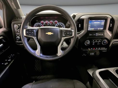 Used 2021 Chevrolet Silverado 1500 Custom w/ Safety Confidence Package AWD/4WD image 9