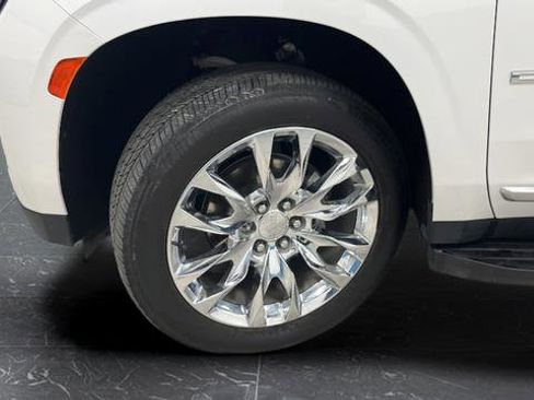 Used 2024 GMC Yukon XL Denali AWD/4WD image 39