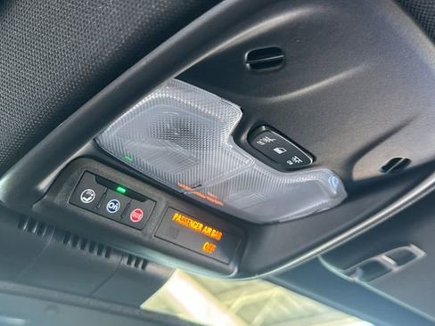 Used 2024 Chevrolet Colorado Z71 w/ Z71 Convenience Package 2 image 24