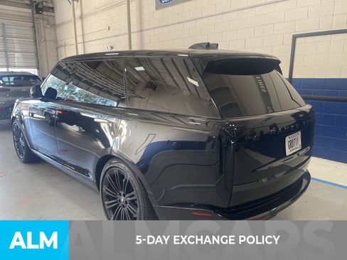 Used 2024 Land Rover Range Rover Long Wheelbase Autobiography image 4