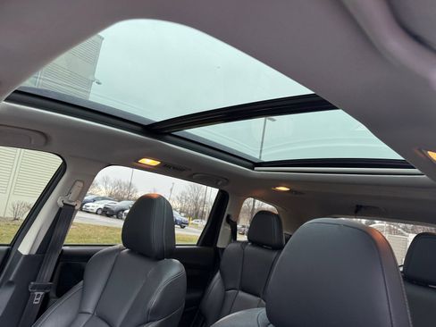 Certified 2022 Subaru Ascent Limited w/ Technology Package image 4