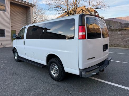 Used 2018 Chevrolet Express 3500 LT w/ LT Preferred Equipment Group image 6