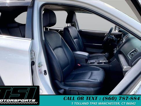 Used 2017 Subaru Outback 2.5i Limited AWD/4WD image 7