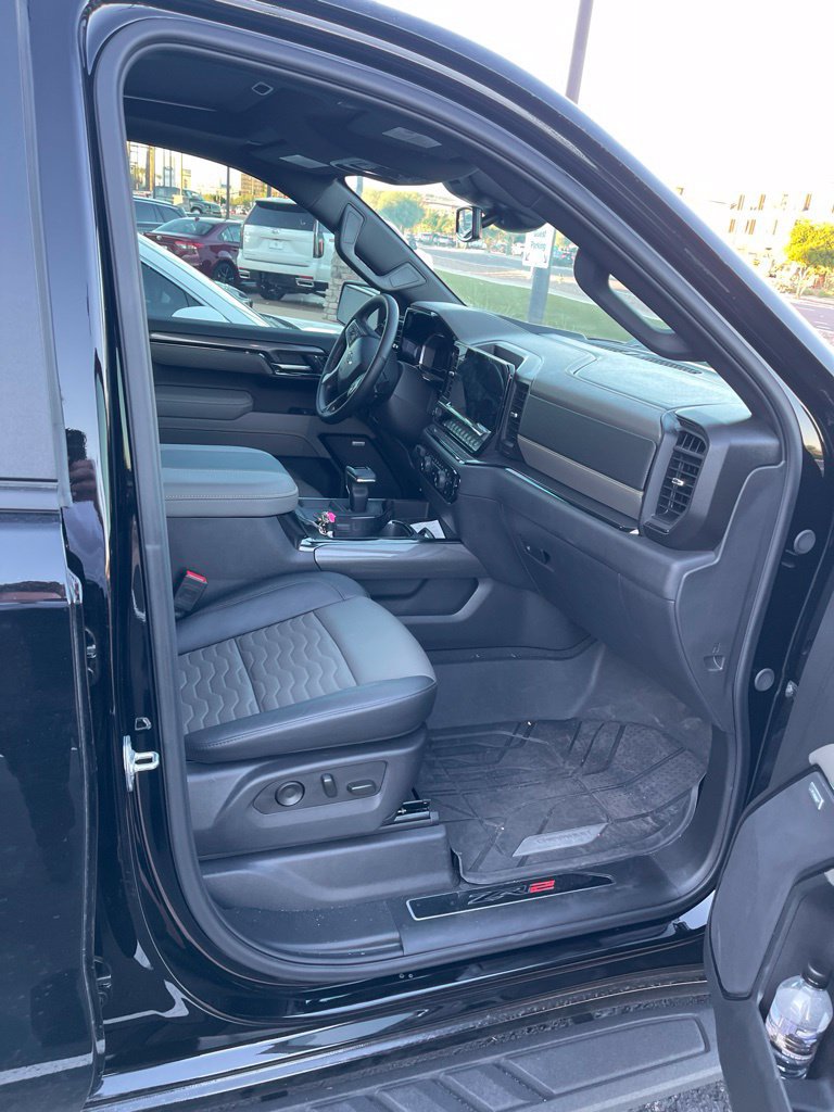 Used 2025 Chevrolet Silverado 1500 ZR2 AWD/4WD image 11