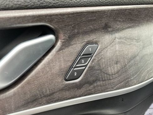Used 2023 Jeep Grand Cherokee Limited AWD/4WD image 18