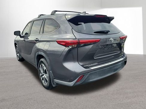 Used 2023 Toyota Highlander XLE image 15