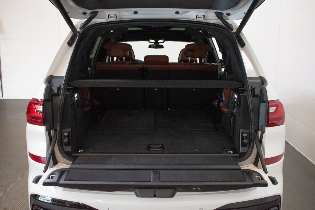 Used 2022 BMW X7 M50i AWD/4WD image 26