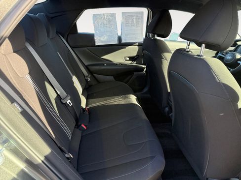 Certified 2025 Hyundai Elantra Sport w/ Cargo Package image 18