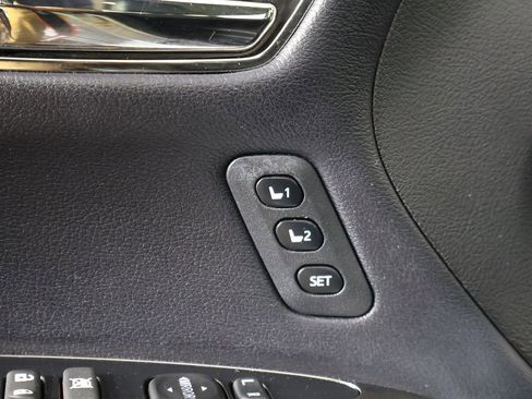 Used 2014 Toyota Avalon Limited FWD image 18