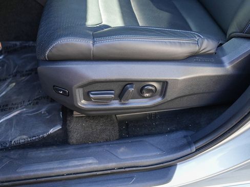 Used 2025 Toyota Tundra Platinum AWD/4WD image 21