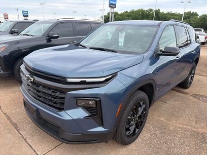 Used 2025 Chevrolet Traverse LT w/ Midnight/Sport Edition