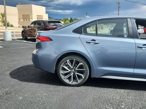 Used 2020 Toyota Corolla SE w/ SE Premium Package FWD image 5