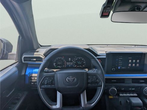 Used 2025 Toyota 4Runner TRD Off-Road AWD/4WD image 29