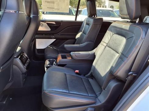 New 2025 Lincoln Aviator Black Label AWD/4WD image 15