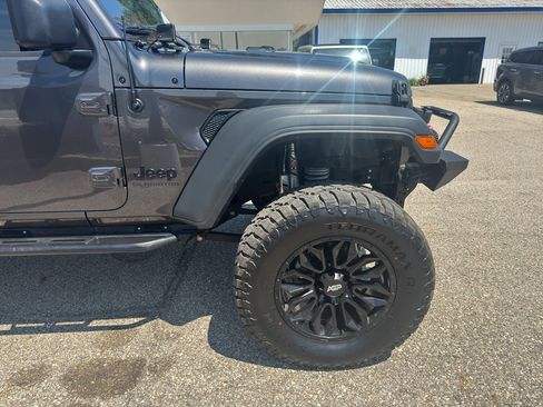 Used 2020 Jeep Gladiator Sport w/ Quick Order Package 24S AWD/4WD image 26