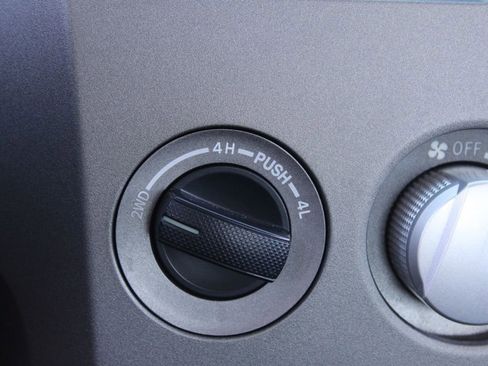 Used 2013 Toyota Tundra 4x4 Double Cab image 29