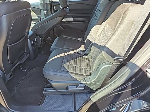 Used 2020 Ford Explorer XLT w/ Comfort Package image 16