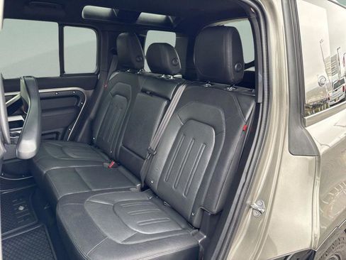 Used 2022 Land Rover Defender 110 X-Dynamic SE image 12