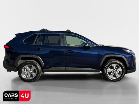 Used 2022 Toyota RAV4 XLE w/ Convenience Package AWD/4WD image 8