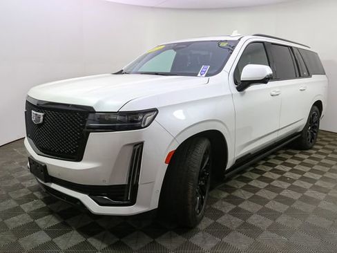 Used 2024 Cadillac Escalade ESV Sport Platinum w/ LPO, ONYX Package image 5