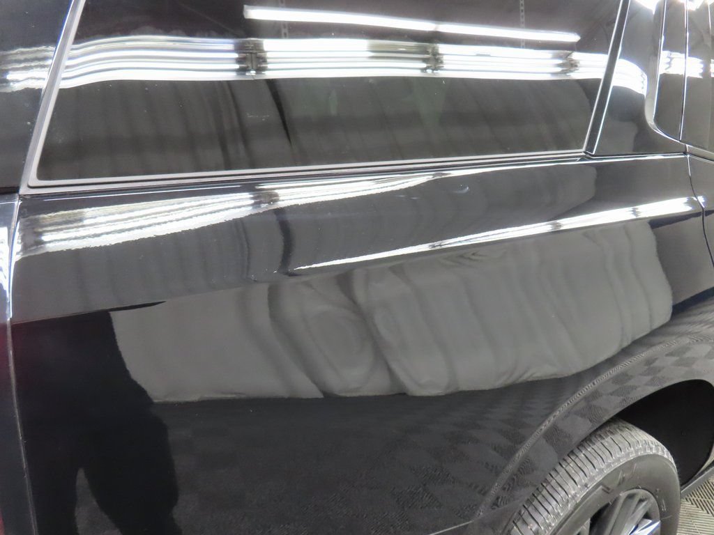 Used 2026 Cadillac Escalade Platinum Sport w/ LPO, Floor Liner Package AWD/4WD image 34