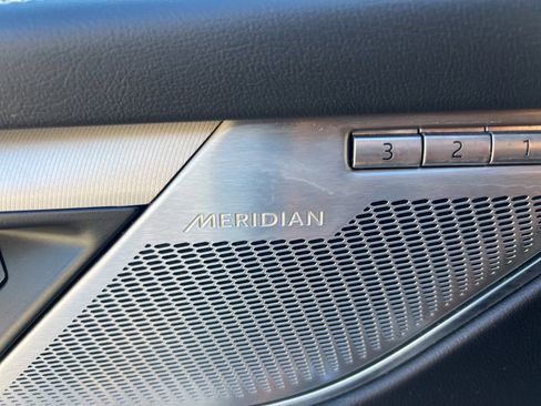 Used 2025 Jaguar F-PACE R-Dynamic S image 23