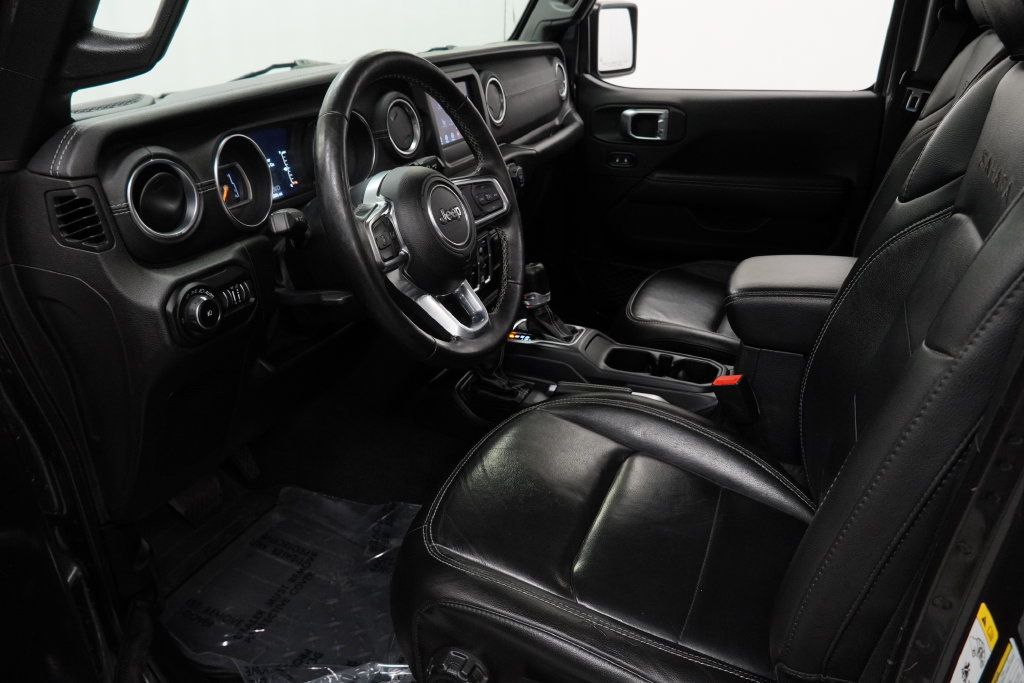 Used 2020 Jeep Wrangler Unlimited Sahara w/ Cold Weather Group AWD/4WD image 11