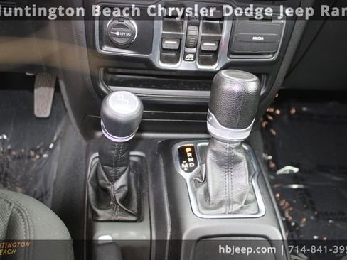 Used 2022 Jeep Gladiator Willys image 22