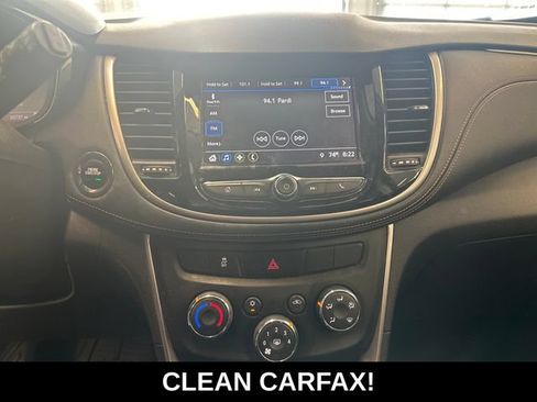 Used 2018 Chevrolet Trax LT w/ LT Convenience Package AWD/4WD image 3