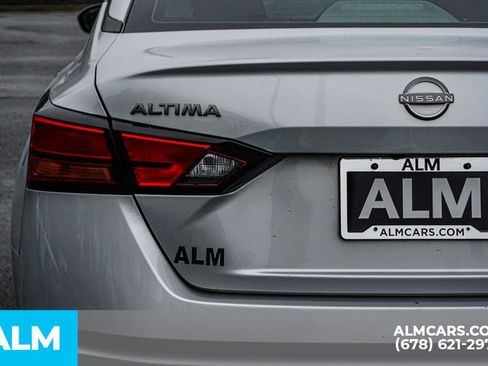Used 2024 Nissan Altima 2.5 SV image 13