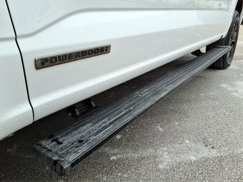 Used 2022 Ford F150 Lariat w/ Equipment Group 502A High image 9