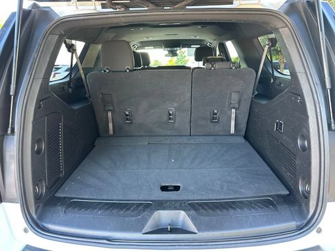 Used 2023 GMC Yukon XL SLE w/ Gmc Pro Safety Plus Package RWD image 43