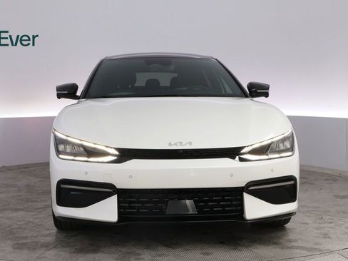 Used 2024 Kia EV6 GT-Line image 11