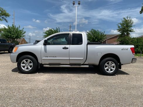 Used 2012 Nissan Titan SV w/ SV Value Truck Pkg AWD/4WD image 5