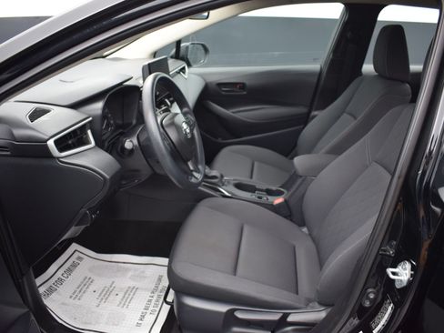 Used 2025 Toyota Corolla LE FWD image 13