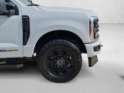 Used 2023 Ford F250 Lariat w/ Lariat Ultimate Package AWD/4WD image 11