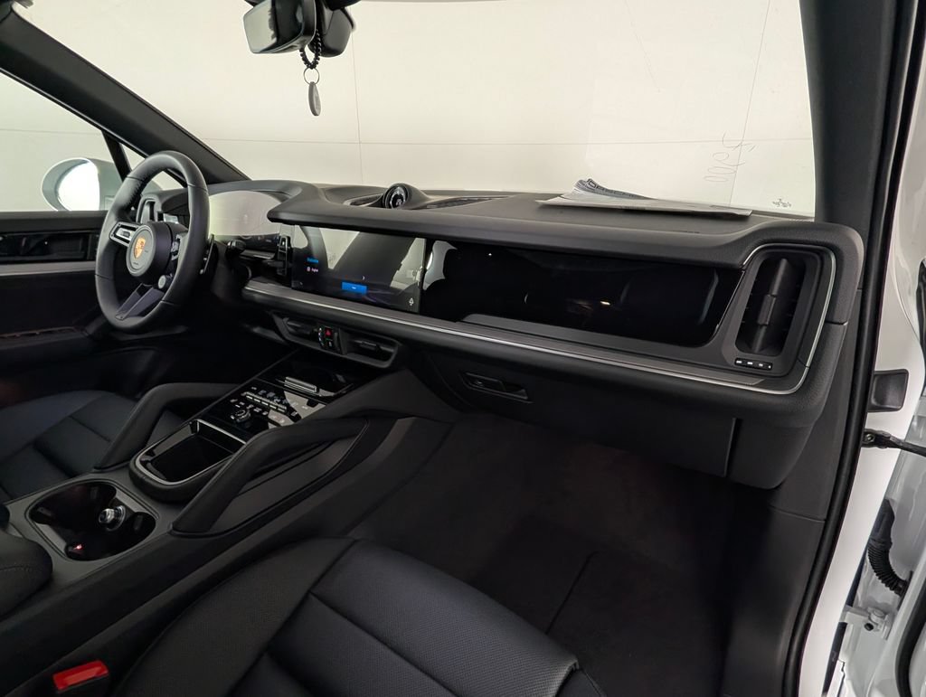 Certified 2026 Porsche Cayenne AWD/4WD image 15