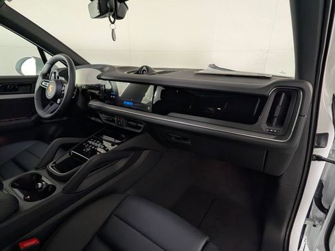 New 2026 Porsche Cayenne image 15
