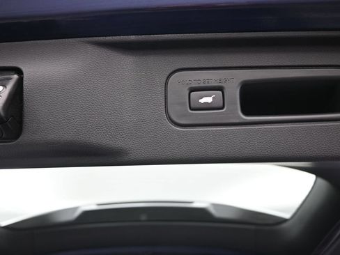 Certified 2024 Honda Pilot Touring image 18