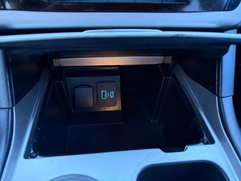 Used 2020 Ford Explorer XLT image 33