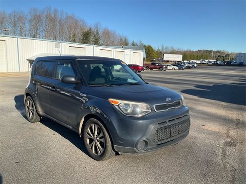 Used 2015 Kia Soul + image 3