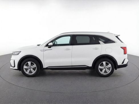 Used 2023 Kia Sorento LX image 5
