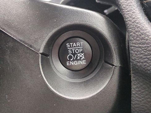 Certified 2018 Jeep Compass Limited w/ Navigation Group image 31