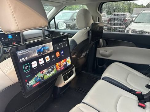 Certified 2025 Kia Carnival SX Prestige FWD image 16