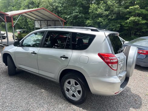Used 2012 Toyota RAV4 4WD w/ Value Pkg image 4