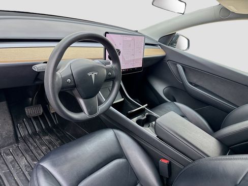 Used 2020 Tesla Model Y Long Range image 7